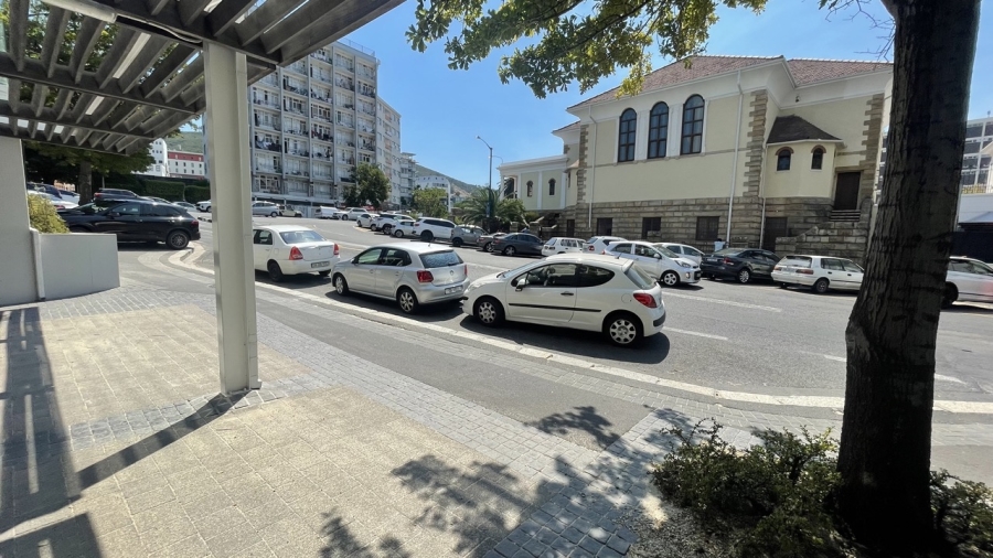 To Let commercial Property for Rent in Gardens Western Cape
